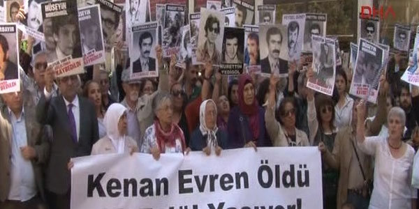 İstanbul'da Kenan Evren protestosu
