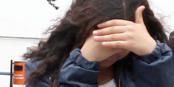 Liseli kız eski sevgilisini bıçakla ağır yaraladı!