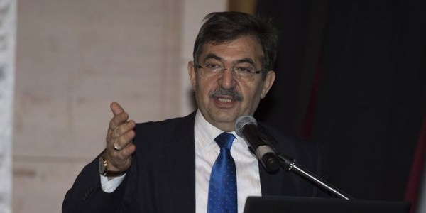 Güllüce: CHP Erdoğan'ı taşlattı