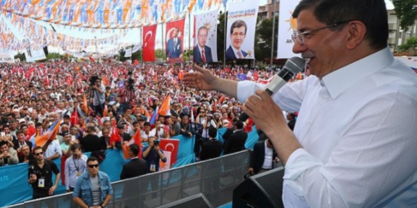 Davutoğlu: Savcı kendini Yassıada hakimi zannediyor