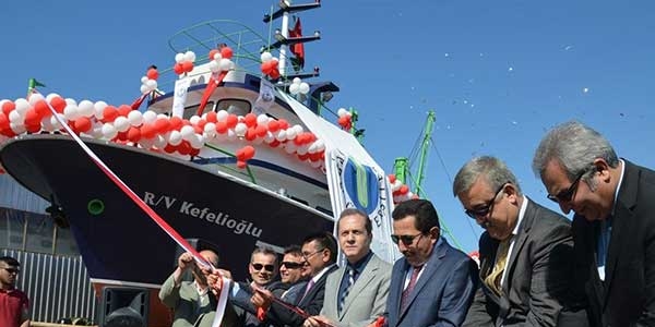Üniversitenin araştırma gemisi törenle denize indirildi
