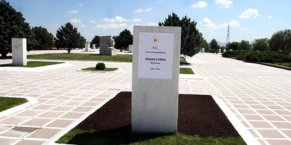 Kenan Evren'i ailesi dışında kimse ziyaret etmedi