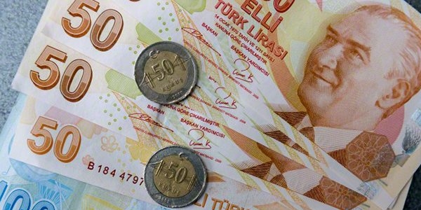 TL'nin haftalık değerlenmesi 3.5 yılın zirvesinde
