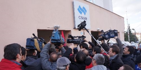 Çalışma Bakanlığı önünde taşeron eylemi
