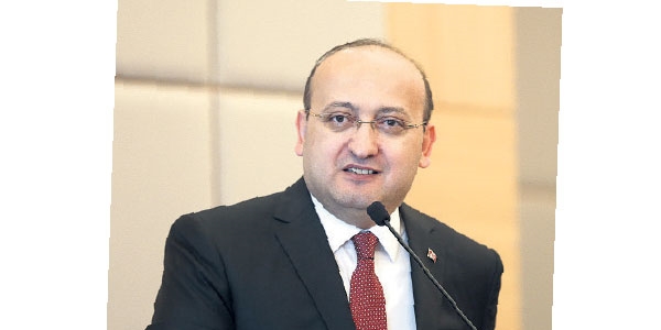 Akdoğan: Sen Erdoğan'ın tırnağı olamazsın