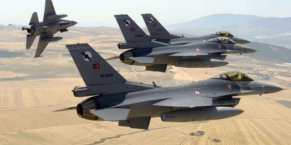 Trk F-16'lar Suriye hava aracn drd