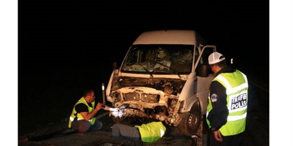 CHP seçim minibüsü kaza yaptı: 1 ölü, 8 yaralı
