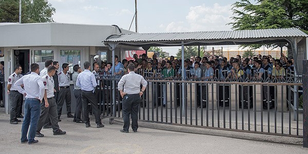 Ankara'da Türk Traktör işçileri iş bıraktı