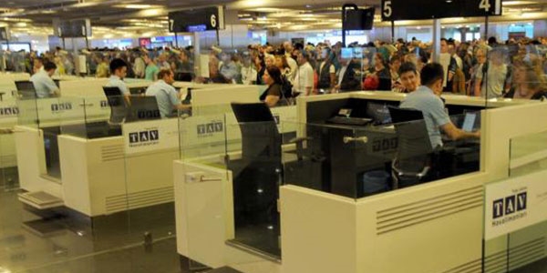 Havalimanında 'Polnet arızası' kuyruğu
