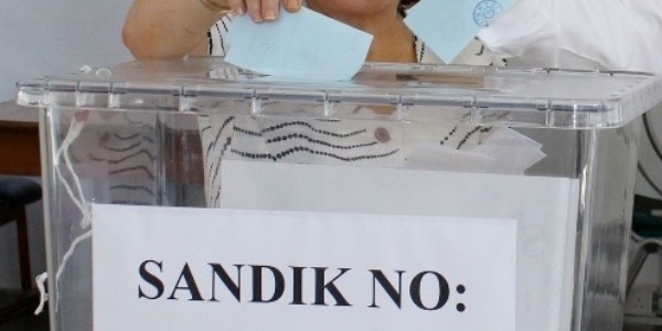 Yurtdışında 450 bin 149 seçmen sandığa gitti