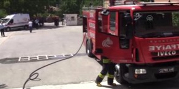 Edirne'de orta okulun yatakhanesi yandı
