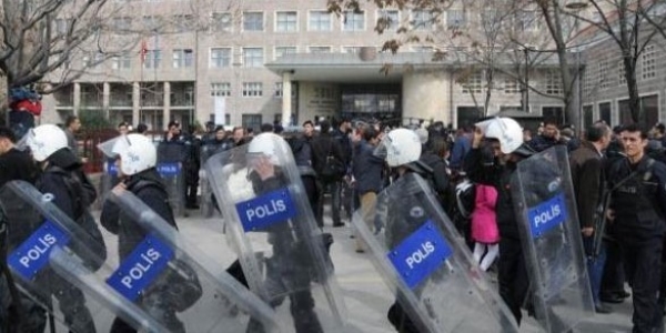 Ankara niversitesi'nde gerginlik...