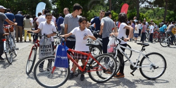 Edirne'de rencilere 600 bisiklet datld