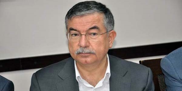 Yılmaz: Diyanet'e değil araba, uçak tahsis edilse yeridir