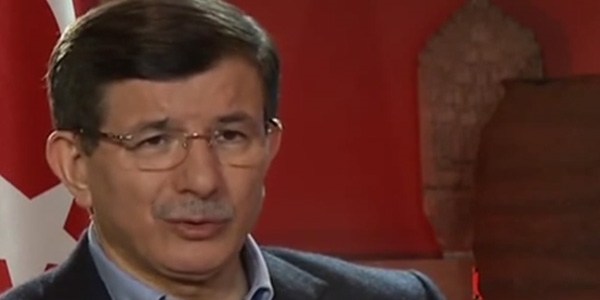 Davutoğlu: Köşe yazısı ile Türkiye'yi yönetmek istiyor