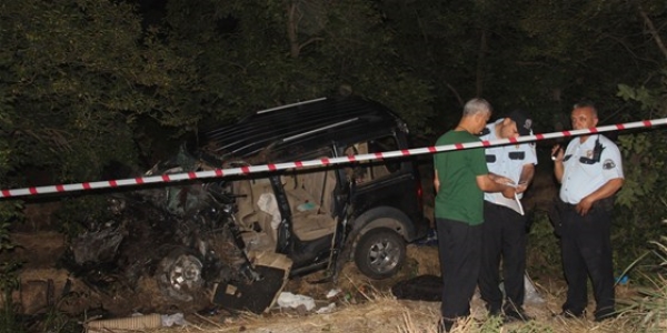 Cip ile kamyonet çarpıştı: 5 ölü, 6 yaralı