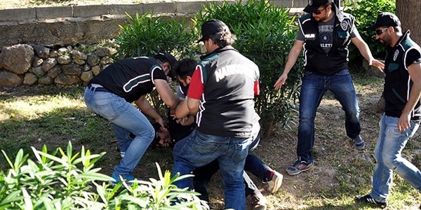 Narkotimler satıcılara geçit vermiyor