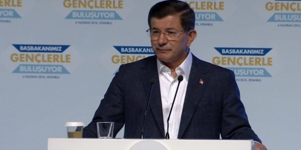 Davutoğlu o anısını anlatırken gözleri doldu/Video