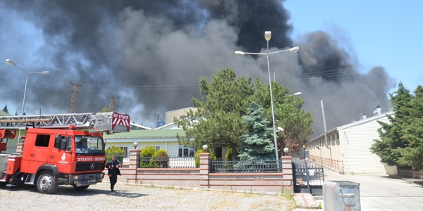 Silivri'deki yangında 1 itfaiye eri öldü