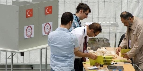 Sandık başkanı AKP'li veya paralel... Ne fark eder?