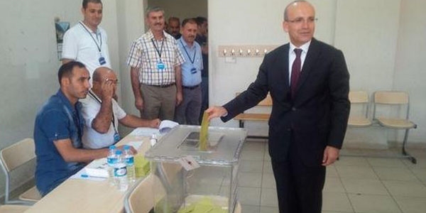 Maliye Bakanı Şimşek'in sandığından HDP çıktı
