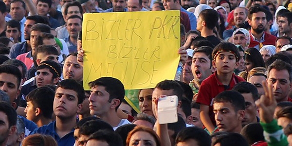 HDP kutlamasında dikkat çeken döviz