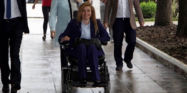 Trkiye'nin tek engelli milletvekili konutu