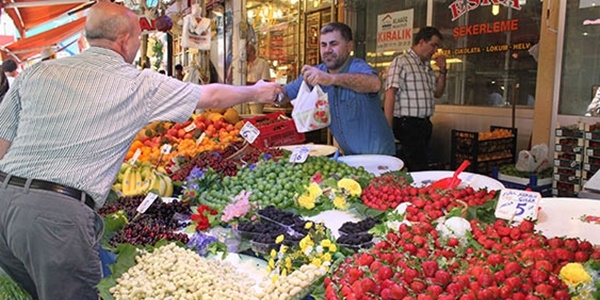 Sıcaklar sebze fiyatlarını düşürdü