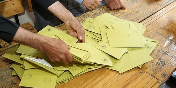 AK Parti Erzincan'daki itirazını YSK'ya taşıyacak