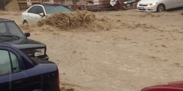 Ankara'da sağanak yağış hayatı olumsuz yönde etkiledi