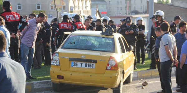 Erzurum'da gerginlik: 1'i polis 4 yaralı