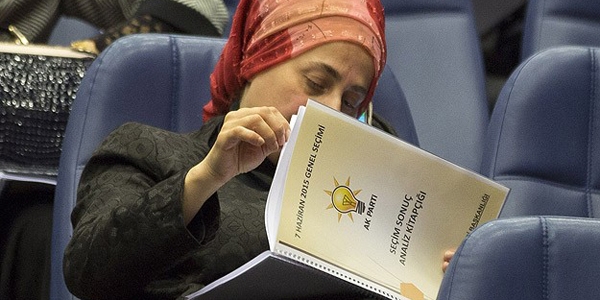 AK Parti 'Seçim Sonuç Analiz Kitapçığı' hazırladı