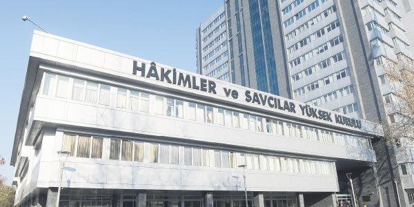 300 hakim ve savcının yerleri istekleri dışında değiştirildi