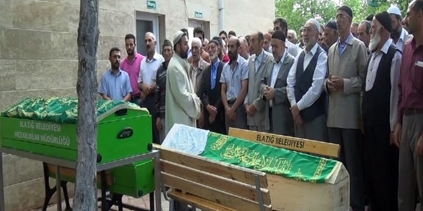 Elazığ'da baba ve iki çocuğunun cenazeleri toprağa verildi
