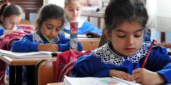 MEB, öğrenci ve velilerin fikirlerini alacak