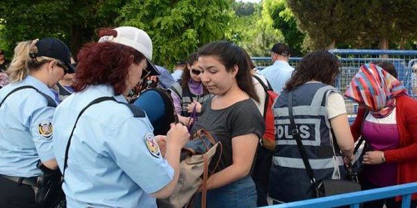 Soma duruşması başladıktan 1 saat sonra ertelendi