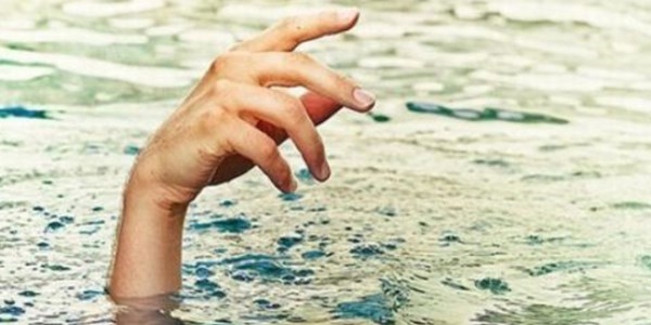 Serinlemek için denize giren asker boğuldu