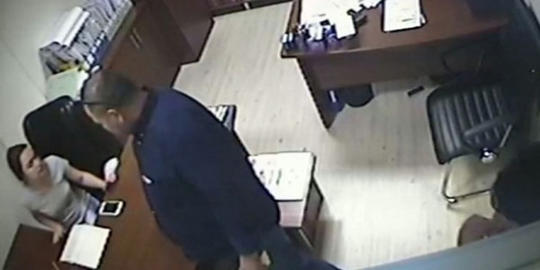 Dolandırıcıyı sivil polis kıskıvrak yakaladı