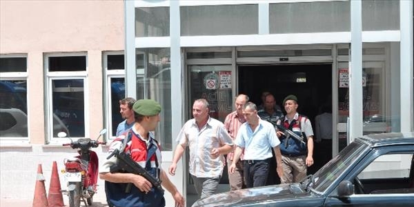 Tarımsal Kalkınma Kooperatifi'ne operasyon: 12 gözaltı