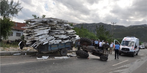 Traktr ile otomobil arpt: 7 yaral