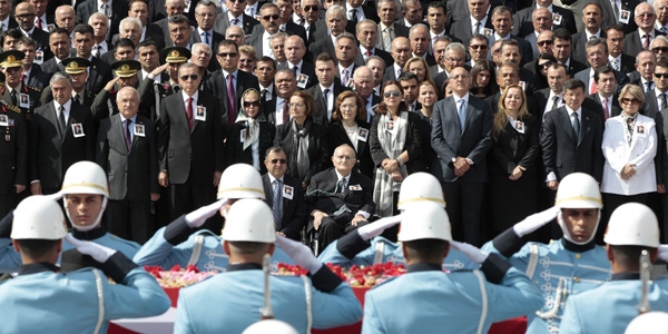 Demirel'in cenazesine katılan tek HDP'li