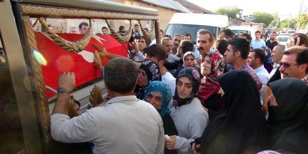 Şehit Uzman Onbaşı toprağa verildi