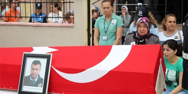 Kaza'da ölen Polis memuru toprağa verildi