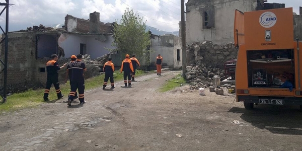 3 yaşındaki Azad için arama çalışmaları durduruldu