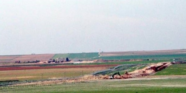 Sınıra hendek kazılıyor
