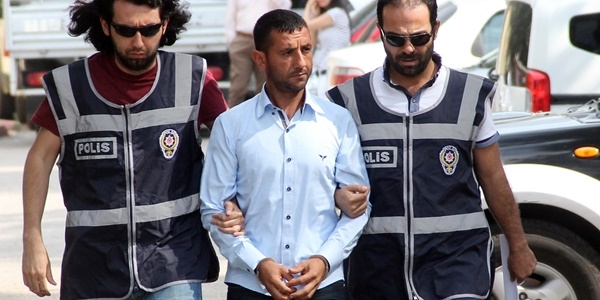 Tıp merkezini basıp doktoru tedavi için götürdüler