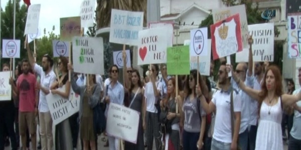 Tiyatroculardan 'İşsizce alkışlıyoruz' eylemi!