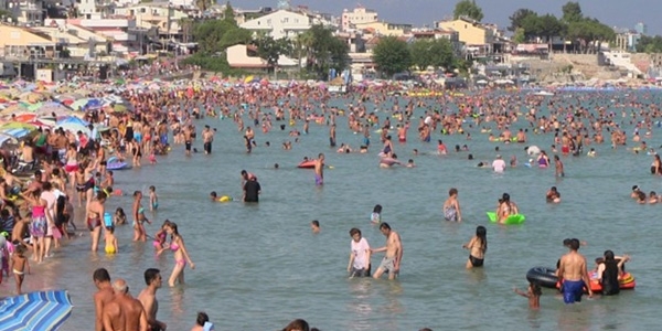 Antalya'da turist kaybı 450 bine yükseldi