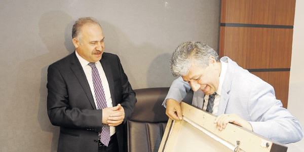 CHP'li Özel'in odasında 'inaktif böcek' bulundu