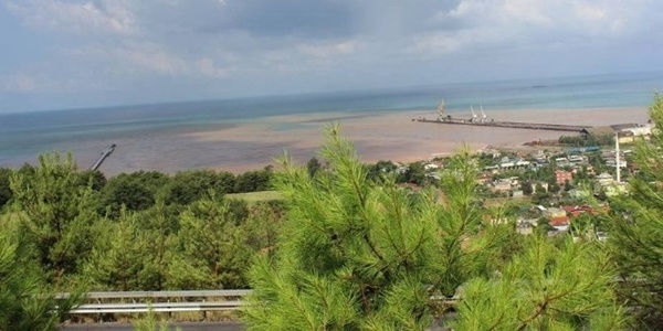Denizin rengi değişti!
